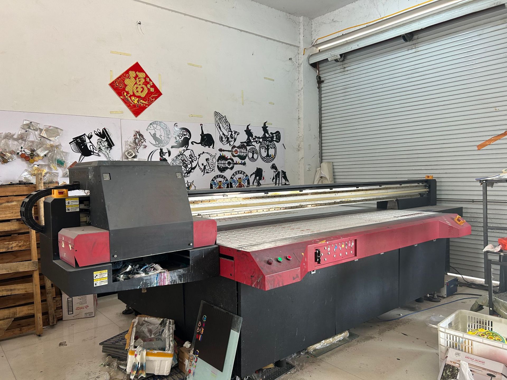 义乌厂家UV铁皮视觉打印加工不锈钢木头亚克力彩绘浮雕饰品UV彩印