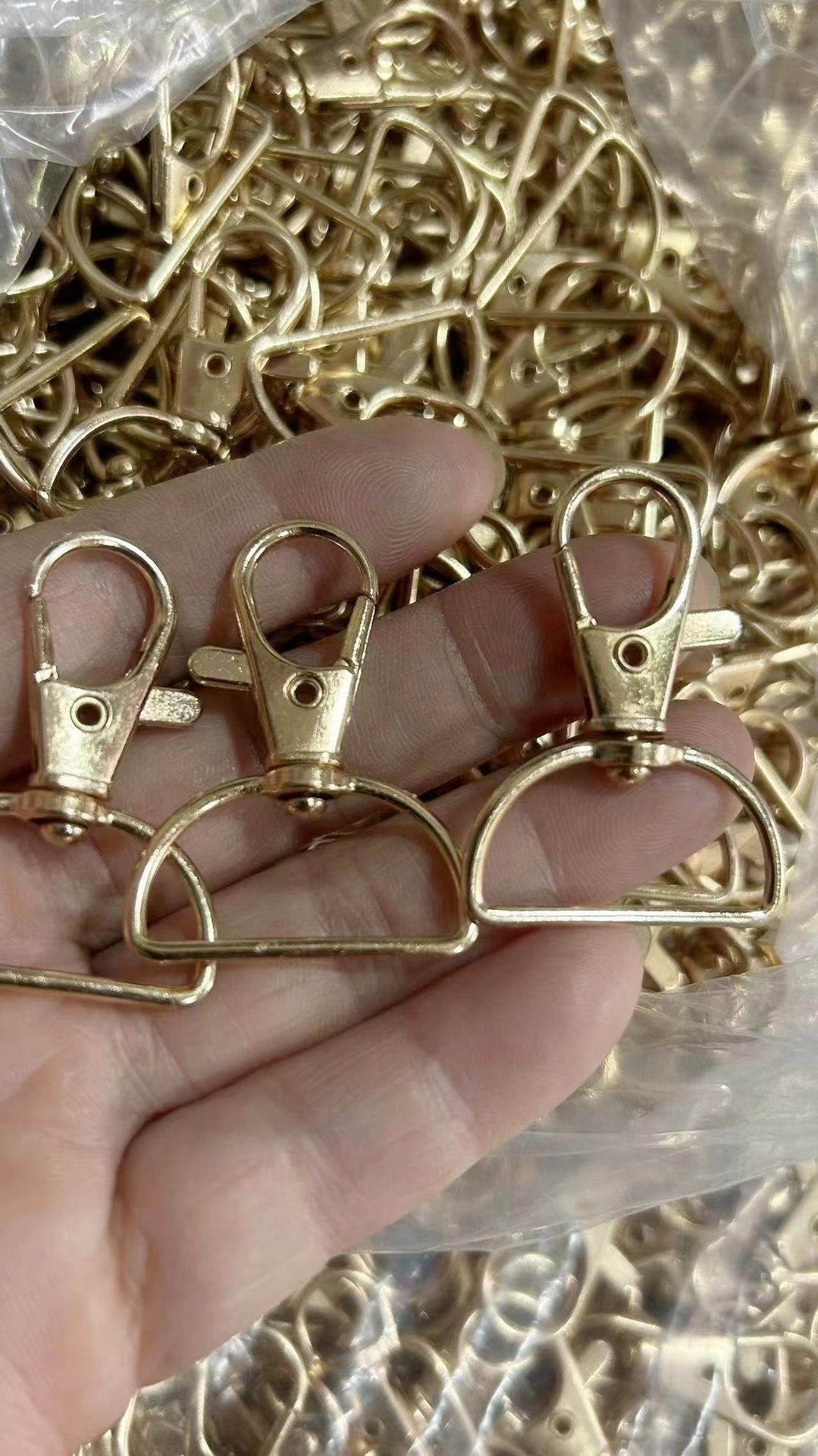 锌合金3分鱼嘴扣箱包五金配件织带钩扣钥匙挂件电镀叻色金属狗扣实拍图