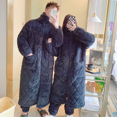 黒いカップルの寝衣サンゴの毛の保温三層の綿のパジャマの女性は秋冬に長いタイプを加えて家の服を着ることができます。