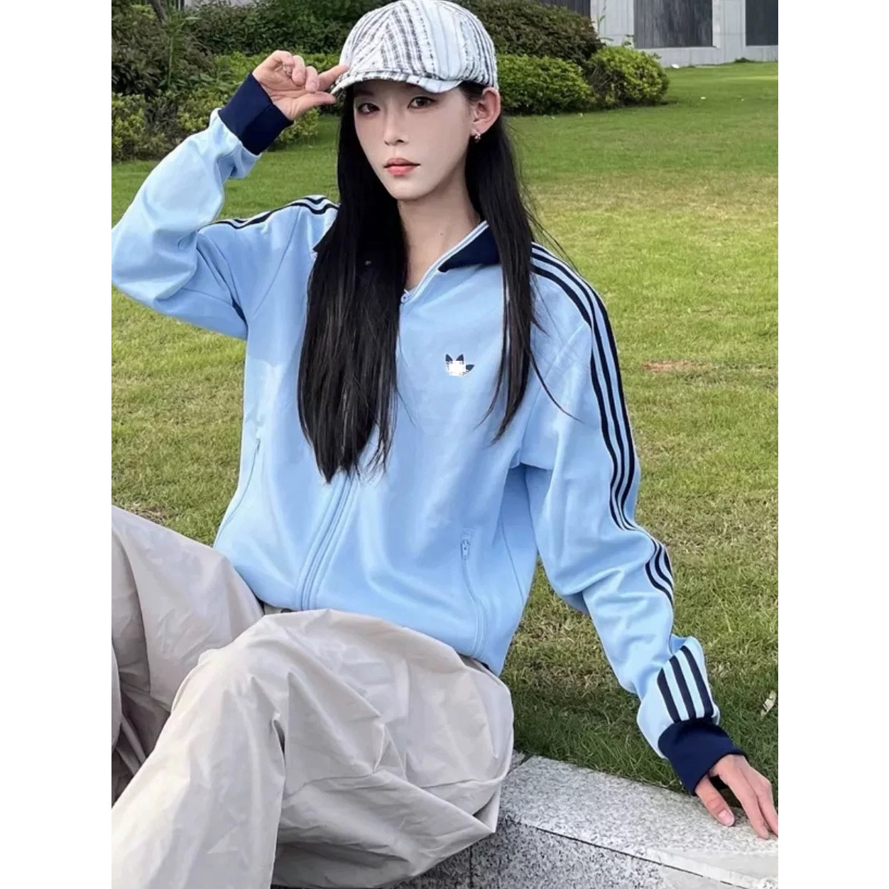 Wholesale Three-Stripe Sports Tops with Stand Collar for Men and Women, Embroidered Logo Casual Clover Cardigan Jacket