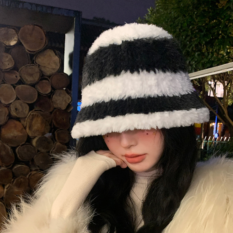 Nuovo cappello da pescatore caldo peluche autunno e inverno per cappello da pescatore di nicchia alla moda con strisce coreane da donna_voghion.com