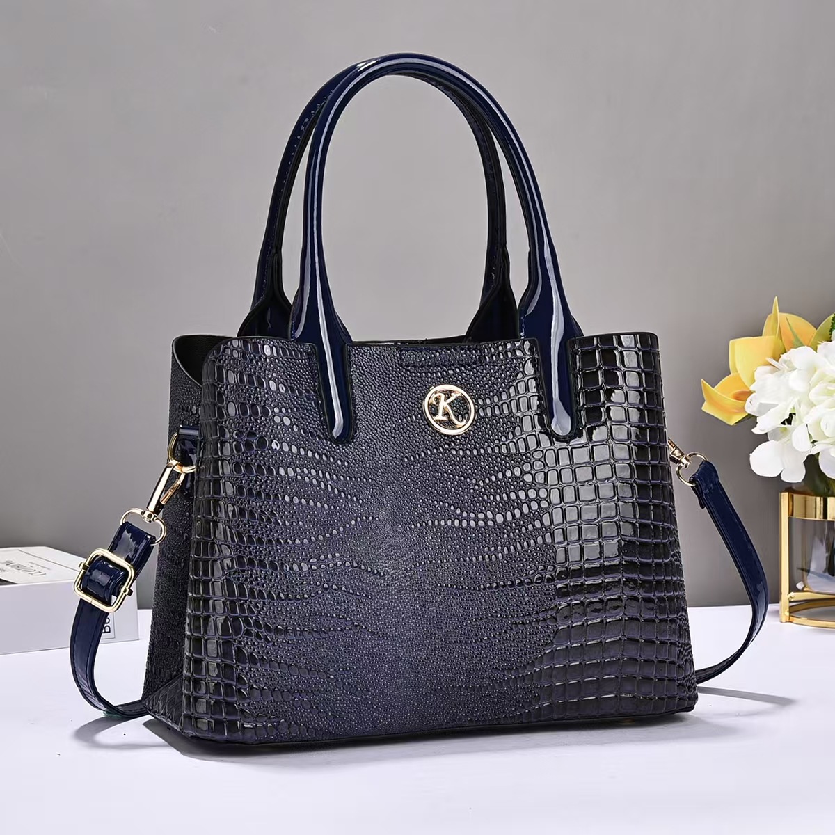 Bolsa de mano de piel brillante de gran capacidad con patrón de cocodrilo, bolsas de hombro de moda versátiles, bolsas transfronterizas de tendencia simple