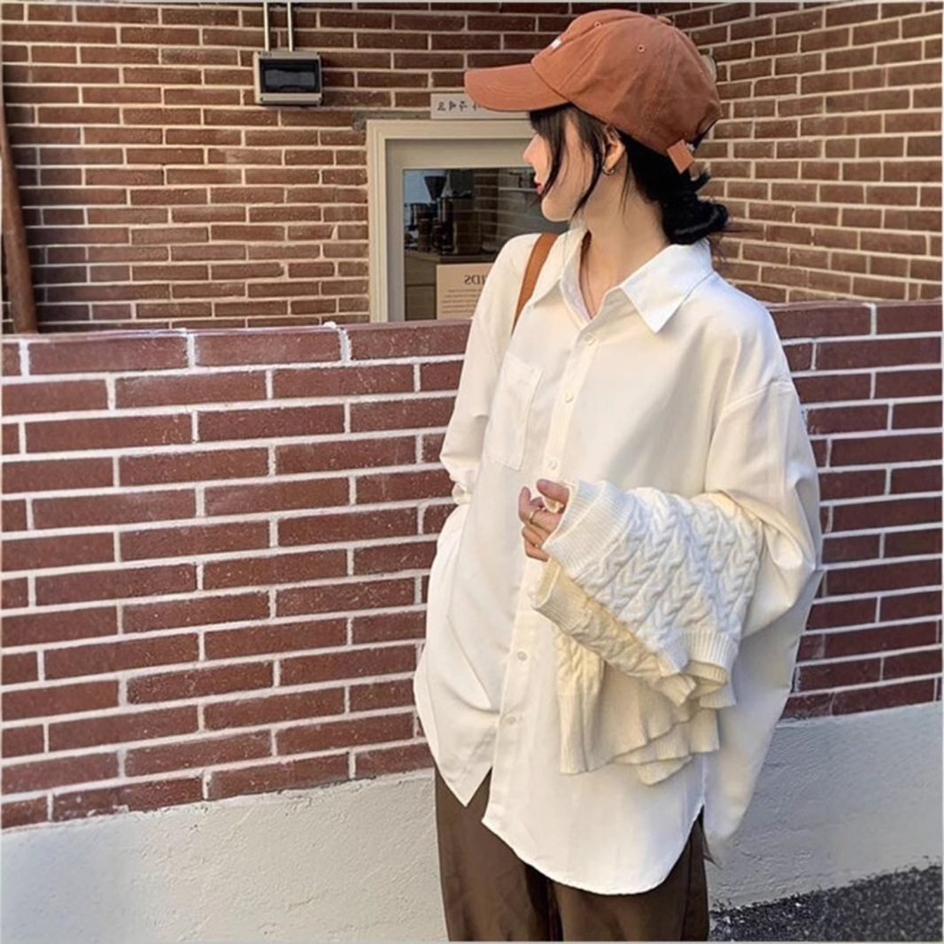 흰색 셔츠 여성의 봄과 가을 새로운 느슨한 중간 길이 디자인 센스 틈새 내베이스 셔츠 긴팔 탑