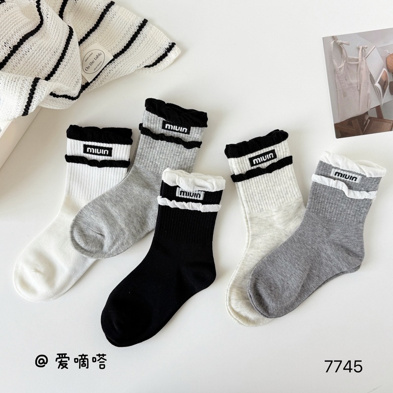 爱嘀嗒儿童袜子秋冬款精梳棉日系ins花边格雷灰色字母女童中筒袜|undefined