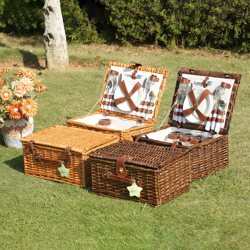 Fábrica en stock cesta de picnic tejida a mano picnic al aire libre con tapa y vajilla cesta de almacenamiento cesta de verduras de carne de fruta