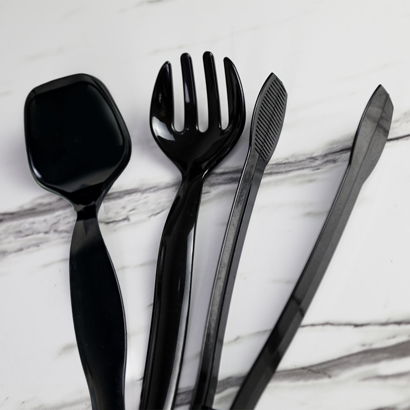 Cuchillos y tenedores de banquete desechables transfronterizos cucharas y tenedores de servicio de fiesta Amazon cucharas y tenedores de plástico abrazadera de cubiertos
