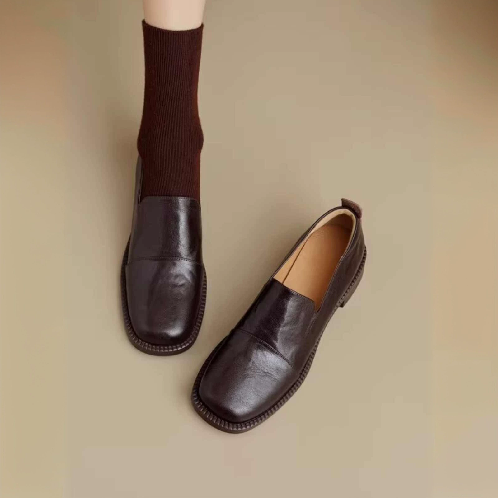 [Готовый товар] 013 Мягкие кожаные черные туфли на мягкой подошве для женщин, весна-осень 2025, новые британские кожаные туфли.