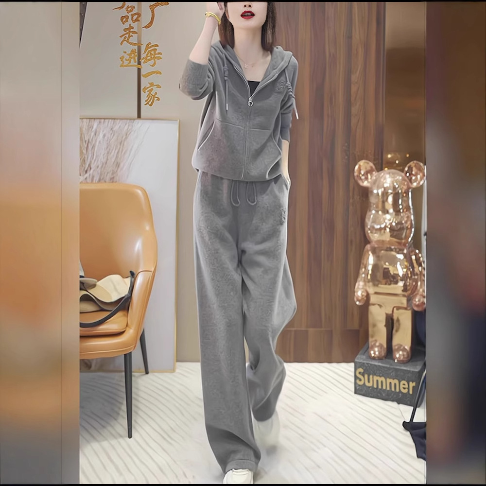 Design Sporty Style Wear Autumn and Winter New Zipper Cardigan Hooded Simple Style Pullover Sweater Two-piece Set for Women