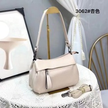 包包2025新款女包斜挎包中年妈妈包包时尚单肩腋下包大容量软包包