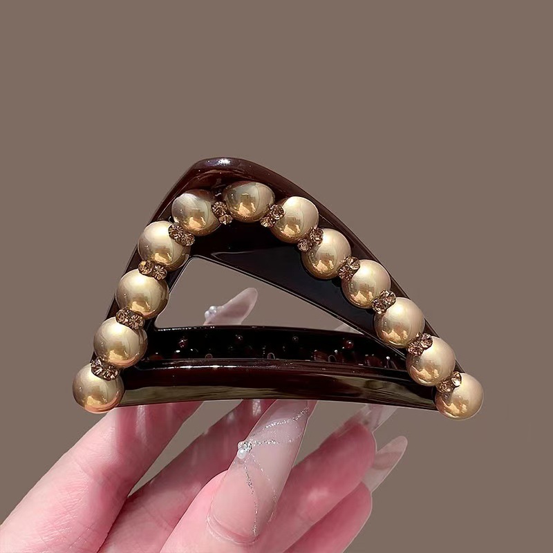 Champagne pearl triangle clip