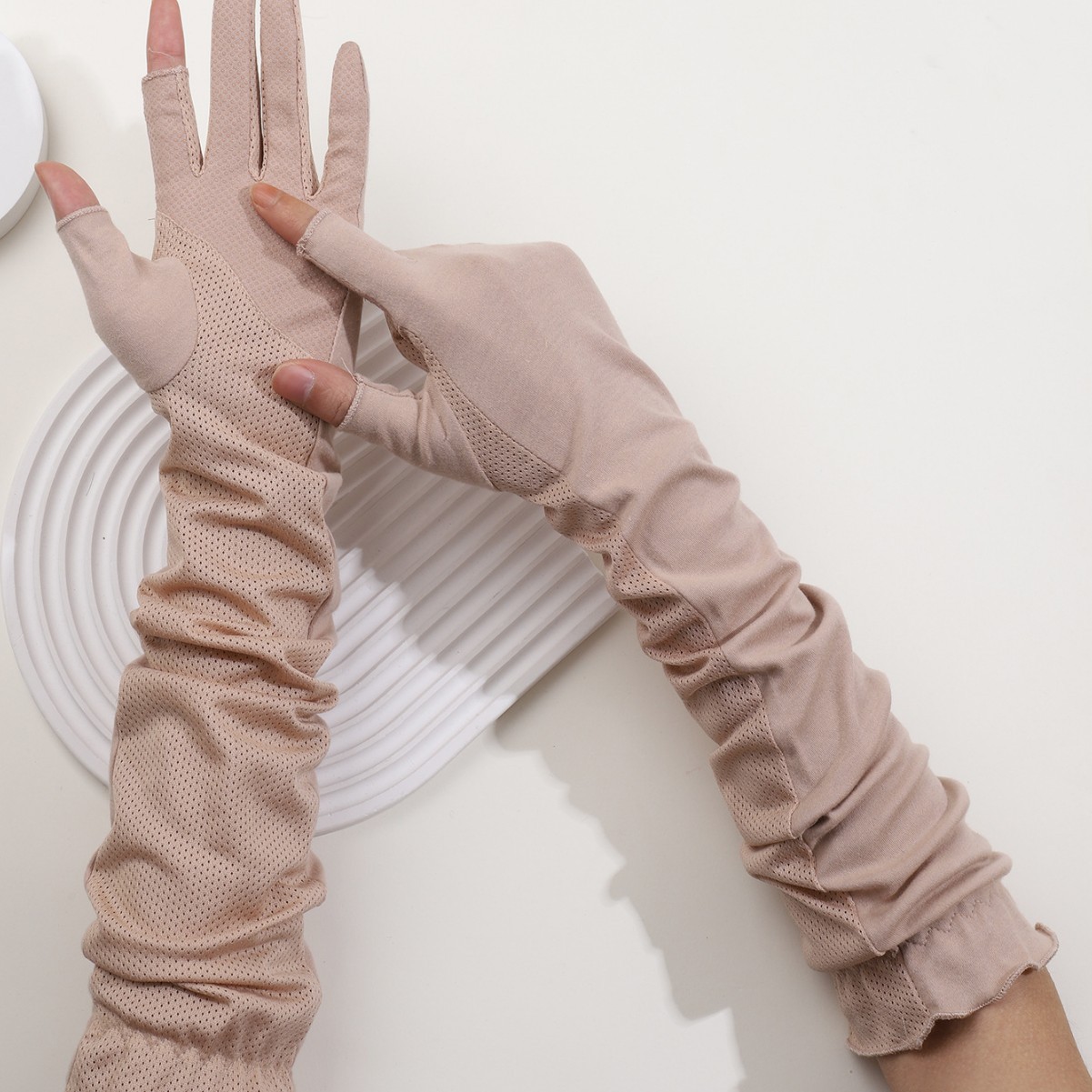 여름 자외선 차단제 소매 여성용 얇은 운전 손 소매 순면 확장 미끄럼 방지 승마 장갑 차 따기 손 팔 소매 봄