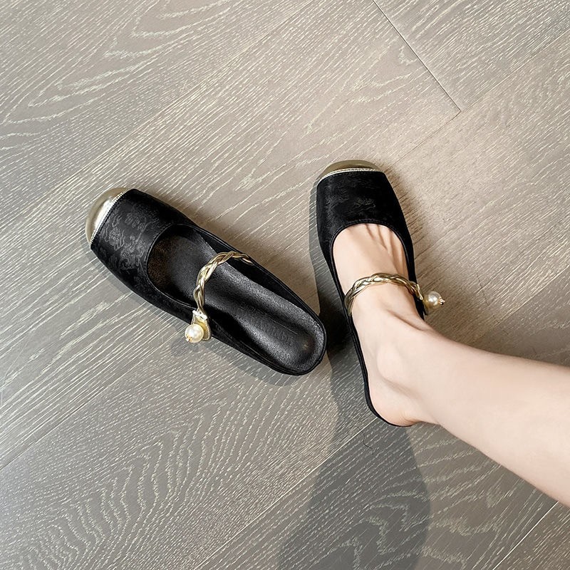 Zapatos de mujer estilo chino, novedad de verano 2026, de punta cerrada, sin cordones, estilo francés, con tacón oculto y grueso, tipo Mary Jane, con un toque de alta gama.