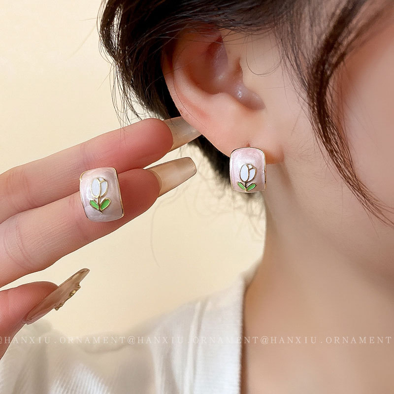Square geometric small universal earrings
