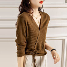 斜扣针织衫下摆抽绳设计上衣女长袖打底秋冬百搭新款洋气V领毛衣