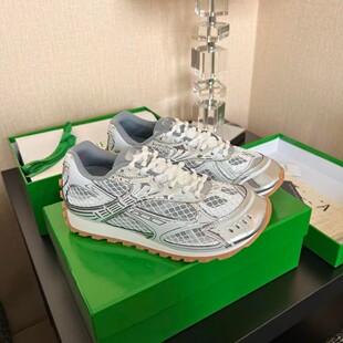 �羳�ϵ�ЬB��V2026���¿�r�аٴ���H�����m���eƴɫ��Ů�\��Ь