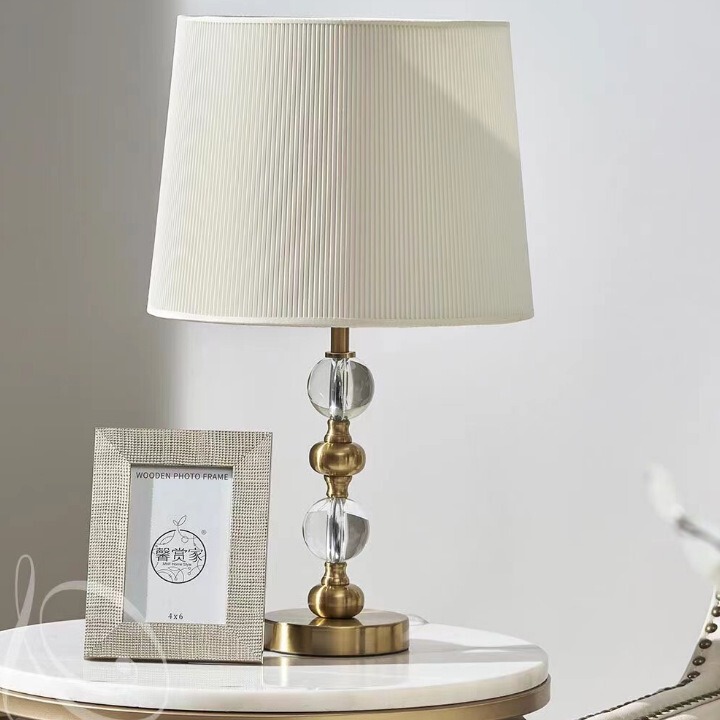Postmodern Minimalist Light Luxury All-Copper Crystal Table Lamp for Bedroom, Living Room, Bedside, Simple and Luxurious Creative Fashion Model Room Postmodern Minimalist Light Luxury All-Copper Crystal Table Lamp for Bedroom, Living Room, Bedside, Simple and Luxurious Creative Fashion Model Room