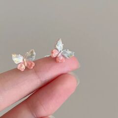 「金蝶夢」フランス式甘美立体カラー蝶ピアスシンプル気質レトロ千金感耳飾り女