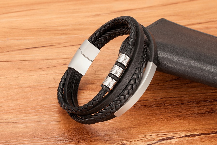 Pu Leather, Titanium Steel Material Vintage Style Classic Style Solid Color Pu Leather Titanium Steel Plating Men's Wristband Men Cord & Leather Bracelets