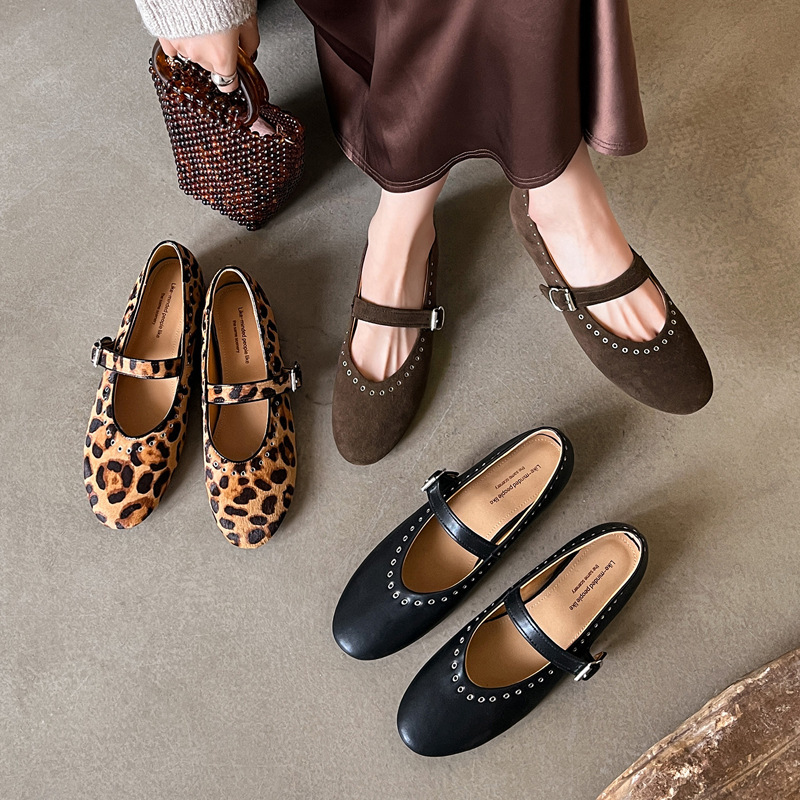 Fashionable girl ~ rivet leopard print Mary Jane shoes 2025 spring high heel round head leather personality shoes Fashionable girl ~ rivet leopard print Mary Jane shoes 2025 spring high heel round head leather personality shoes