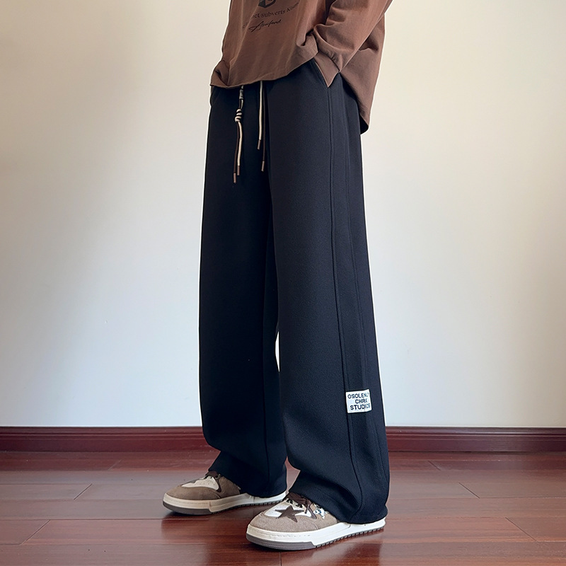 검은색