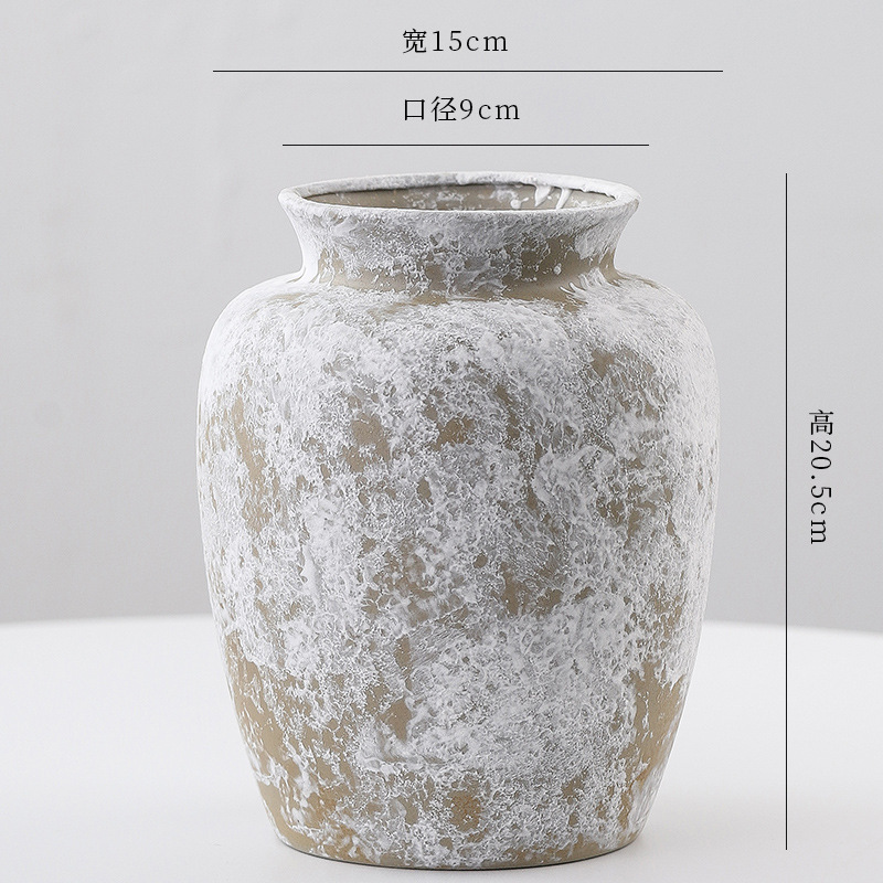 汝窯花瓶陶磁器中国式高級感民宿ホテルに生花を挿します。|undefined