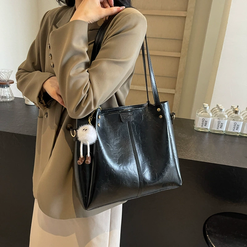 Retro shoulder bag, universal straps, capacious bag strap, high-end