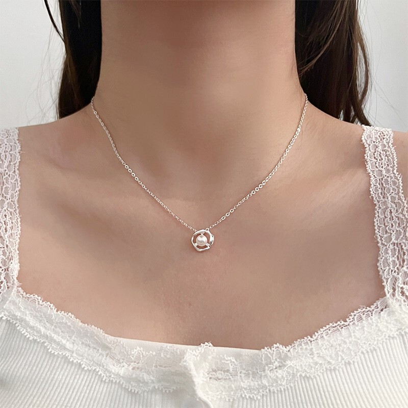 日常的に多用途な S925 スターリングシルバー アクアマリン バタフライ ネックレス、女性用、色あせしない、ニッチなハイエンドの軽い高級鎖骨チェーン、新しい|undefined