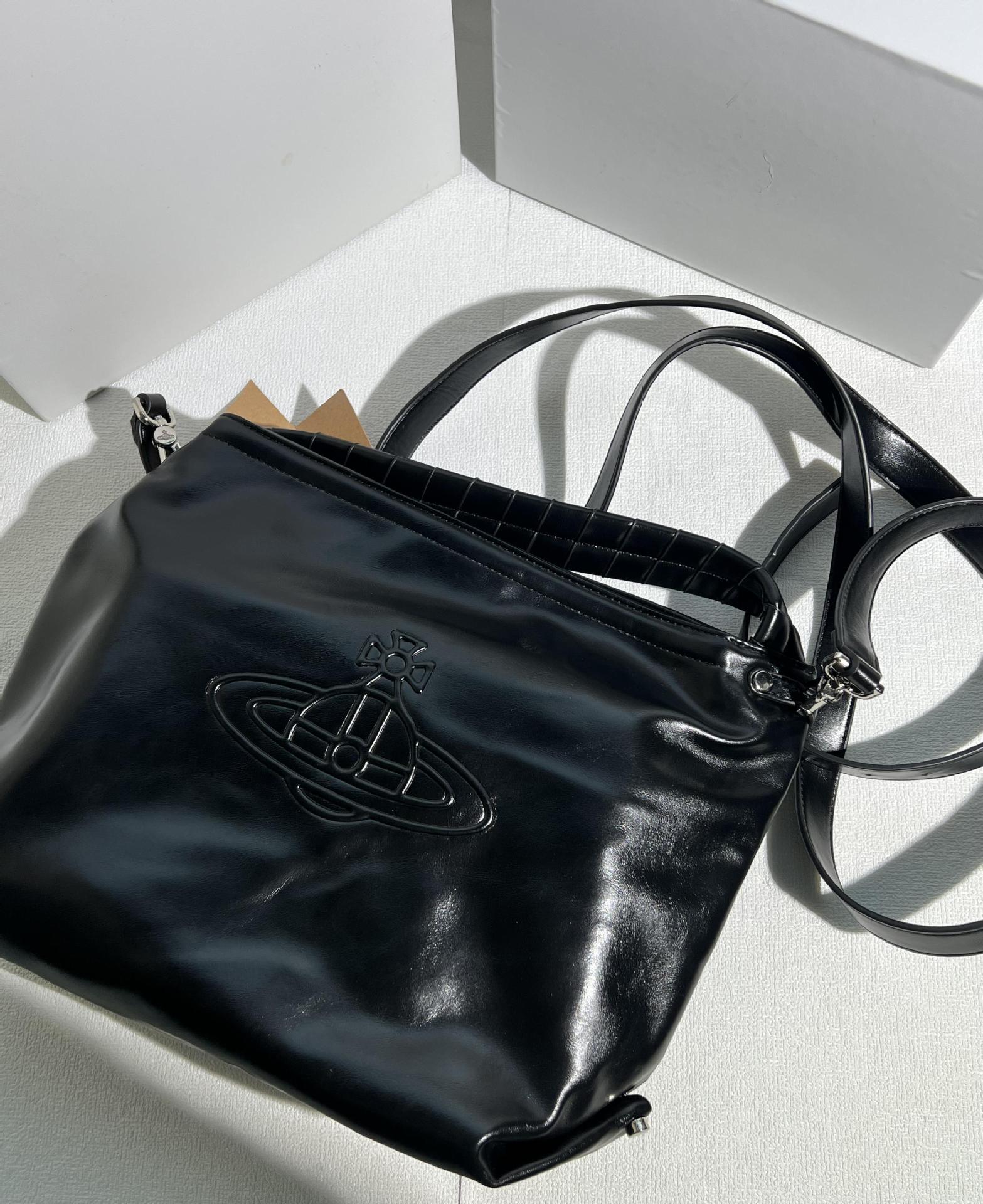 검은 수산 토트