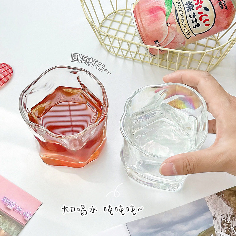 Vaso de agua potable de alto valor Vaso de vino de whisky Taza femenina Taza retorcida Taza de bebida colorida Taza de café casera