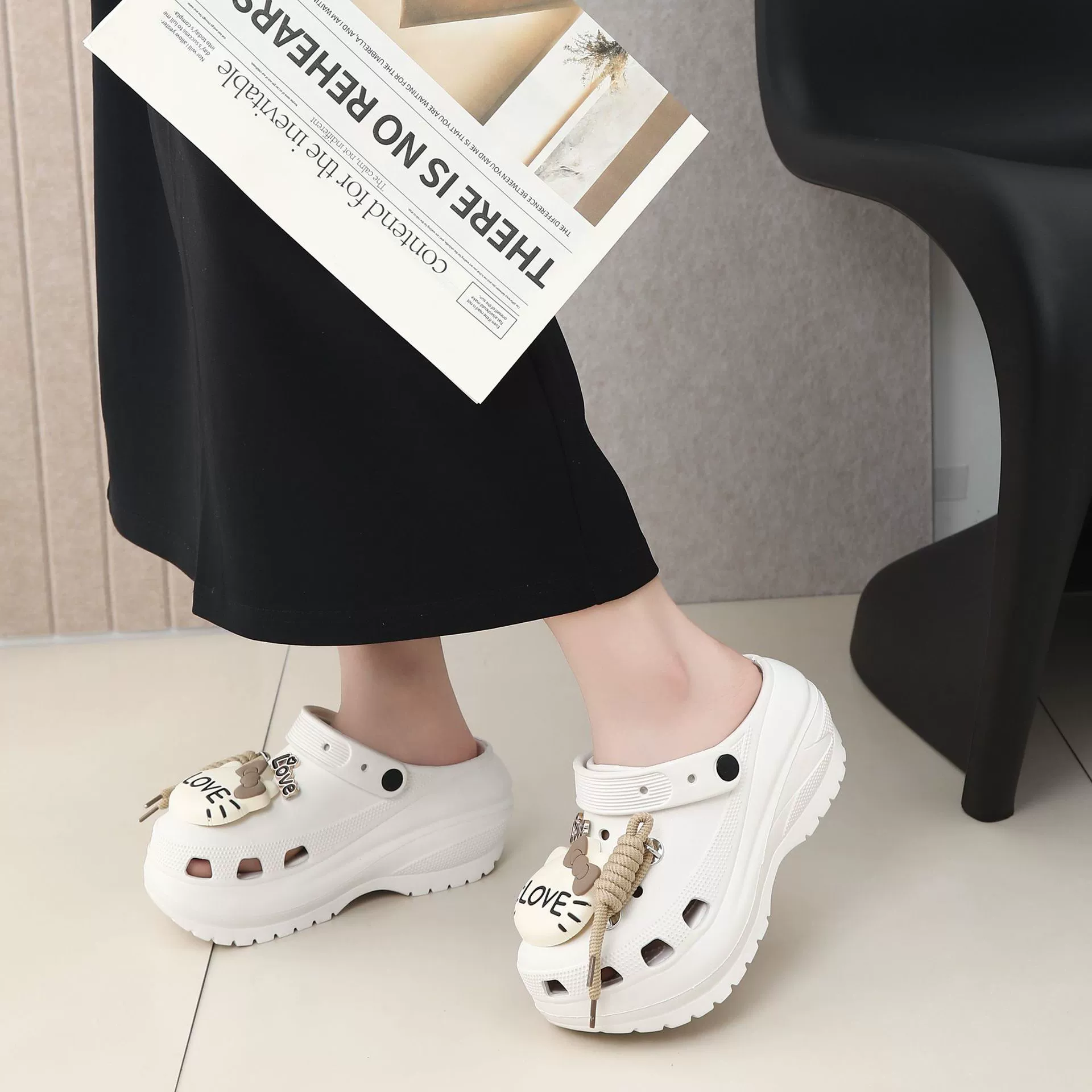 Сетка красная супер огненная пещерная обувь женщина носит милый мультфильм повседневные холодные тапочки Баотоу с мягким дном