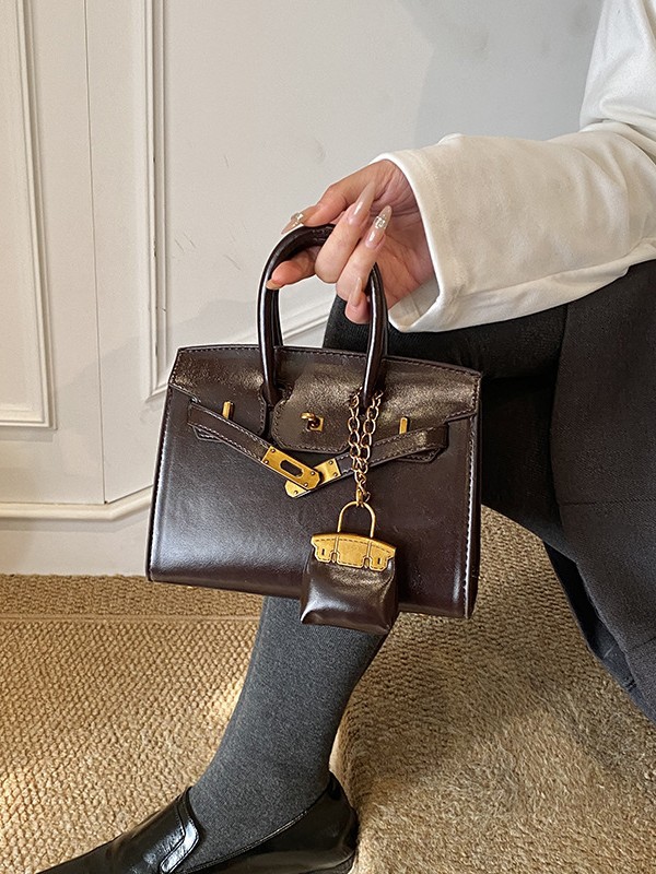Bolsos de alta sensación de Kelly para mujeres ventas calientes transfronterizas nuevas tendencias de moda bolsos portátiles de platino de lujo ligero versátil bolso de mochila