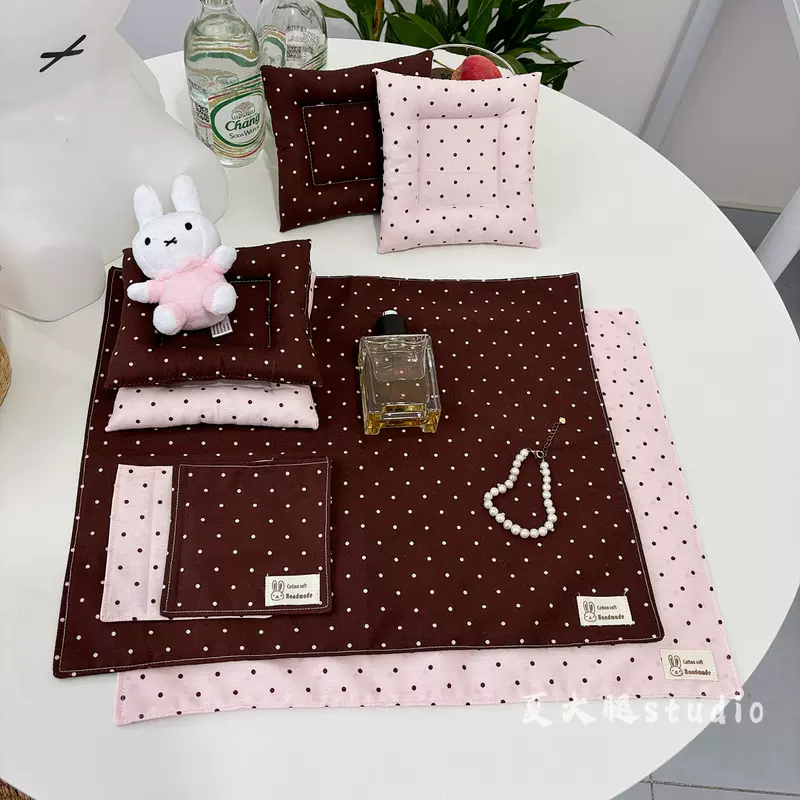แผ่นรองจานทรงกลม งานแฮนด์เมด นุ่ม น่ารัก สไตล์วินเทจ สีชมพู-น้ำตาล-เกาลัด ลายจุด สำหรับตกแต่งโต๊ะอาหาร สไตล์เกาหลี อินสตาแกรม