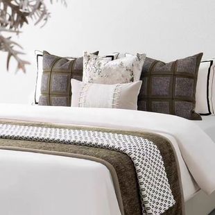 Light Luxury Modern Model Room Bedding Soft Decoration High-End Villa Fresh Green Bedding