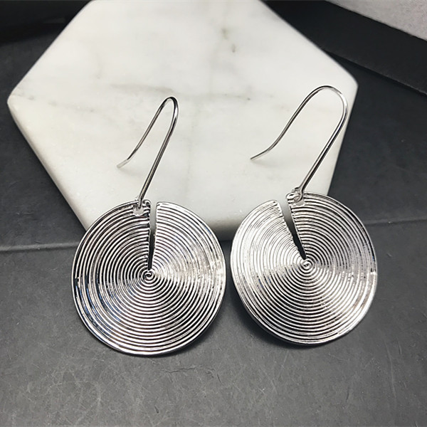 Personality asymmetrical earrings temperament geometric versatile girl long metal earrings_voghion.com