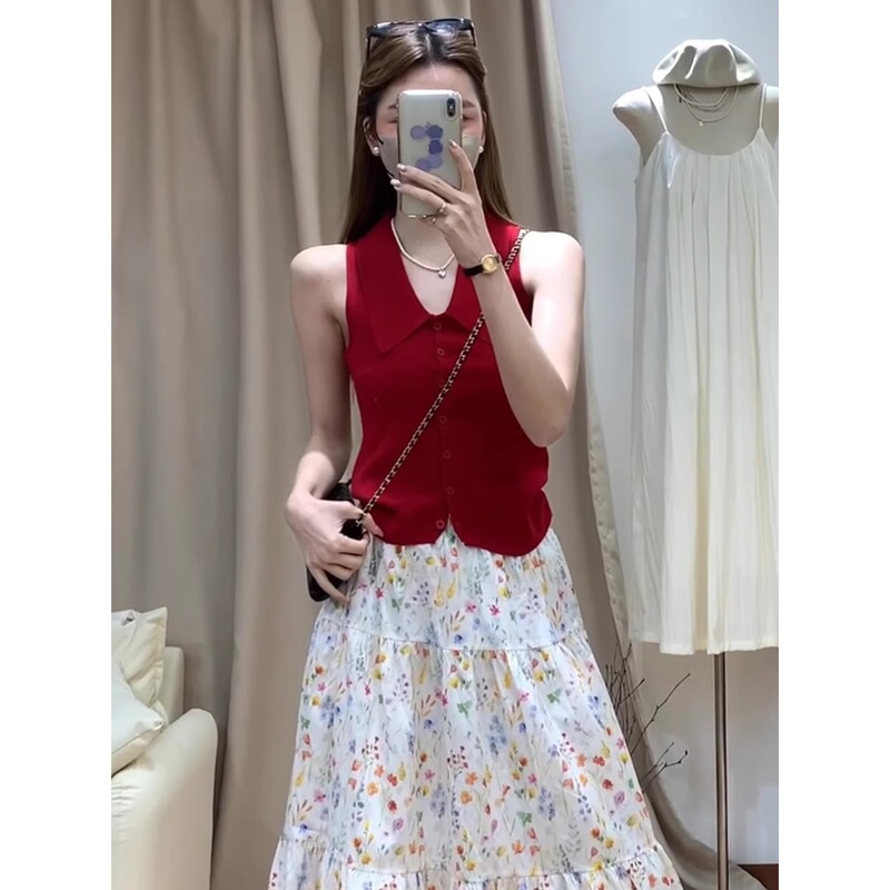 Fashionable Burgundy Color-Enhancing Polo Collar Buttoned Sleeveless Knit Vest for Women, Summer Slim-Fit Camisole, Sweet and Spicy Girl Top