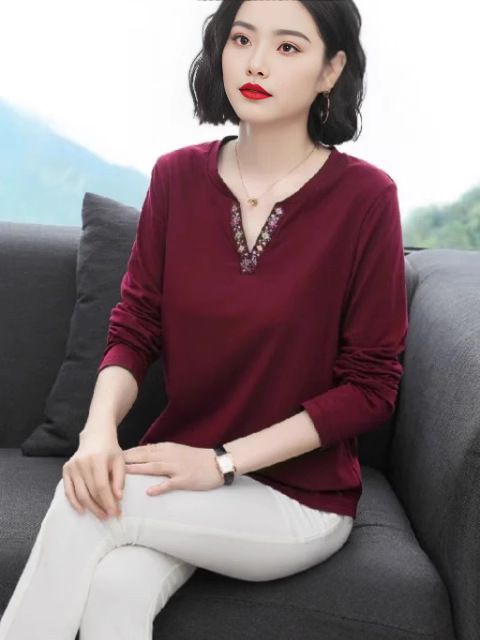 大きいサイズの女性の刺繍入り V ネック長袖 T シャツ女性のための 2025 夏の新しい中高年の母親のボトリングシャツトップ|undefined