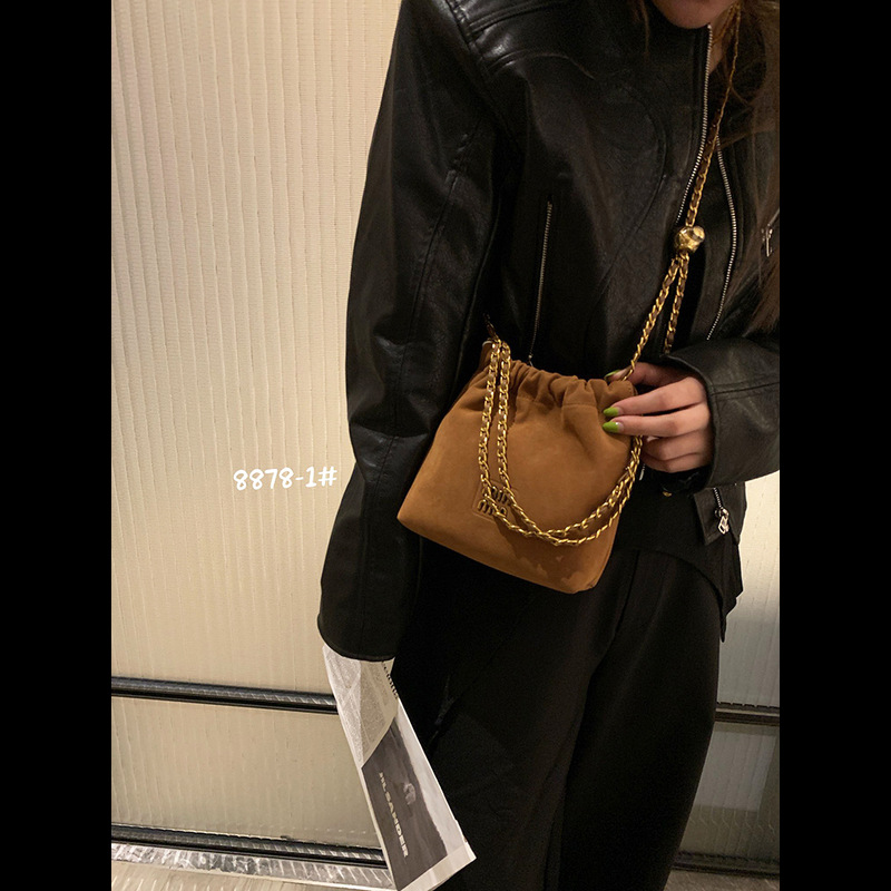 Bolsas de basura de cuero esmerilado para mujeres, bolsas de cadena de gamuza vintage, bolsos de mano, bolsos de cubo de crossback delicados