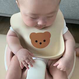 丹麦INS风爆款婴幼儿硅胶围兜高颜值包包围嘴口水巾丹麦INS风爆款
