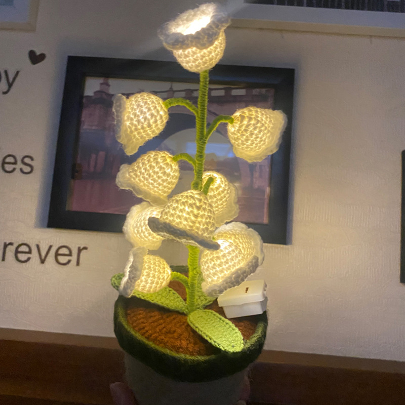 Lily orquídea luz de la noche olla tejida a mano de lana de ganchillo de escritorio pequeños adornos creativos regalos de Navidad image 3