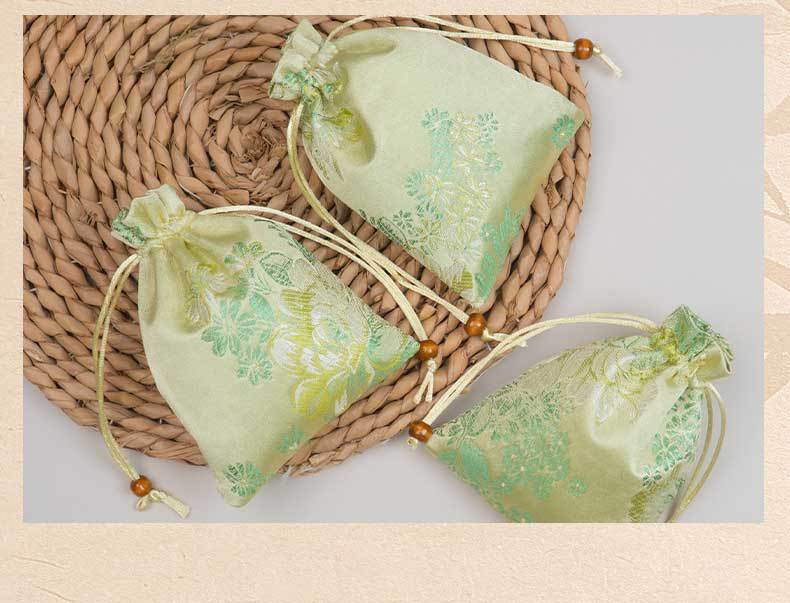 Mint Herbal Sachet Embroidered Fragrance Bag 80g Refreshing Air Freshener for Home and Car in use