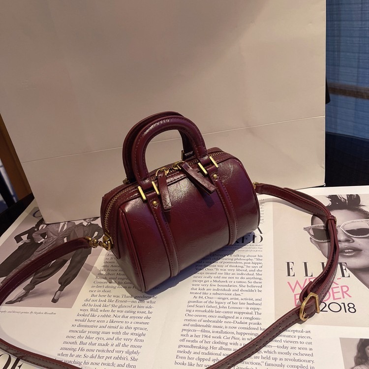 Trendy Niche Exquisite Handbag Boston Bag for Women 2025 New Small Square Bag Retro Fashion Shoulder Crossbody Bag Trendy Niche Exquisite Handbag Boston Bag for Women 2025 New Small Square Bag Retro Fashion Shoulder Crossbody Bag
