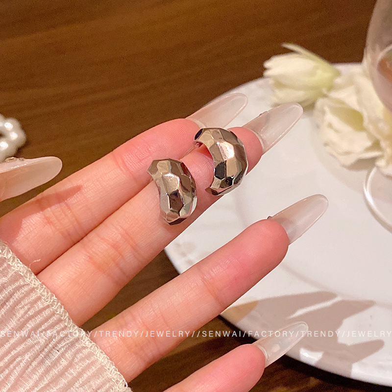 ins潮蹦迪银色C型金属耳钉女小众高级感气质耳环新款简约通勤耳饰|undefined