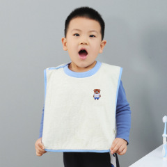 子供の洗面タオル秋冬の新型のサンゴの絨毯の赤ちゃんは食事をします。
