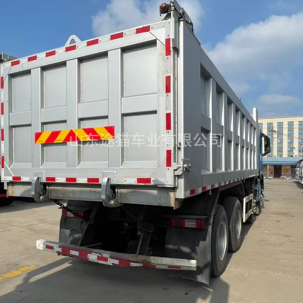 Foton Auman Galaxy 8X4 Front Four-Wheel Drive Rear Eight-Wheel Dump Truck for Mining, Soil, Gravel, and Sand Transport with Rear Dumping