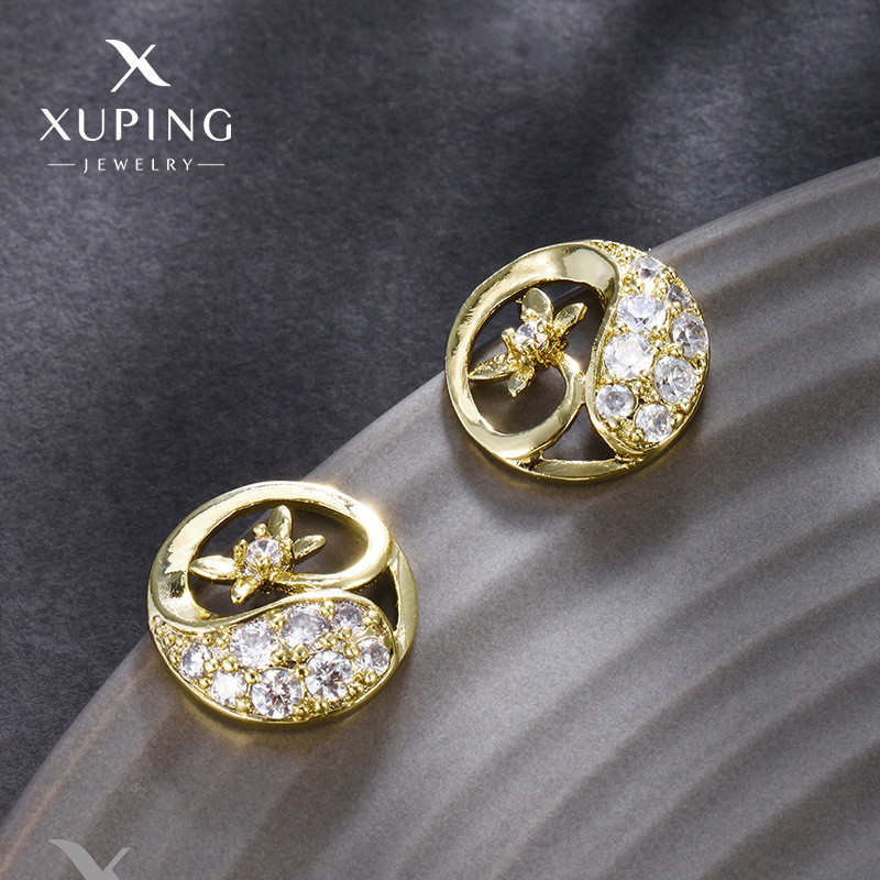 Xuping personalidad japonesa y coreana pendientes de nicho para mujeres pequeñas flores exquisitas huecadas micro pendientes de piedra