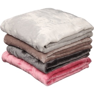 Factory direct supply dog quilt autumn and winter pet blanket Four Seasons thickened Teddy blanket kennel cat mat