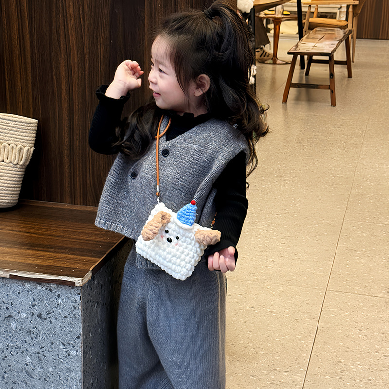 Bolsos de hombro de dibujos animados japoneses para niños y niñas otoño y invierno de lana tejida perros de tramo oblicuo 2025 nuevo mini bolso infantil