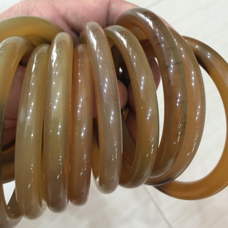 源牛角メーカー卸売り正規品ヤク角民族風花色帯血糸牛角ブレスレット生放送ソース|undefined