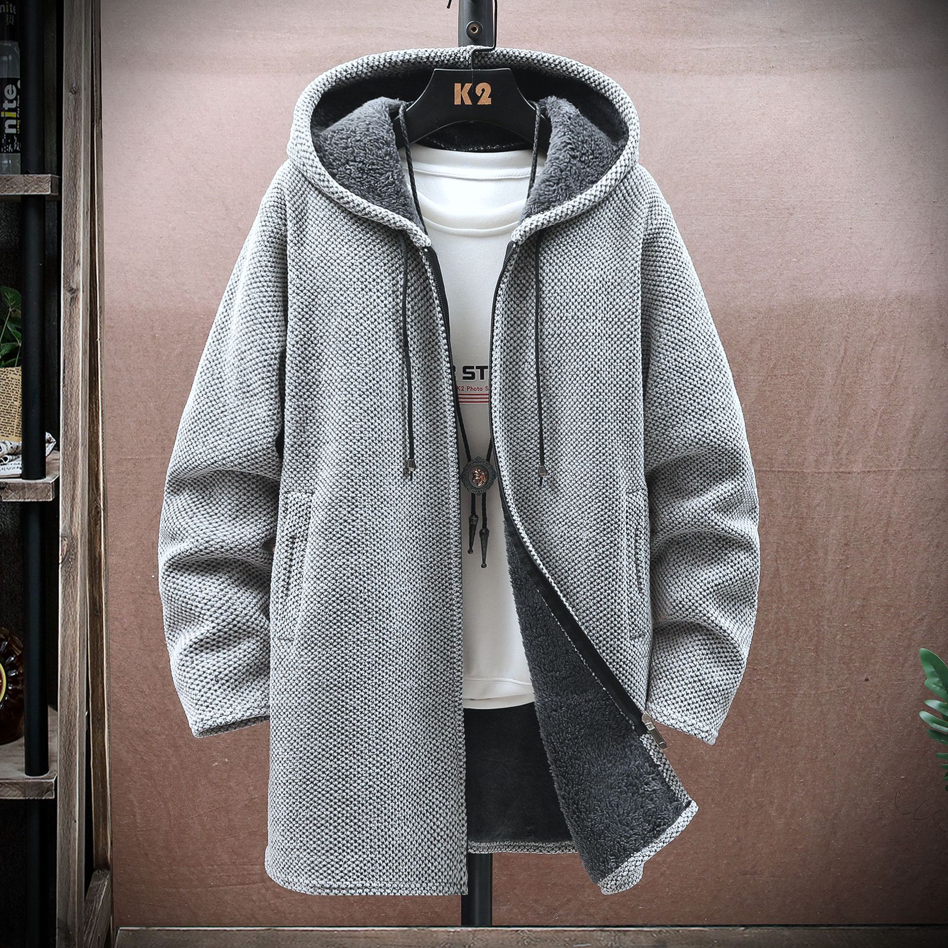 "Maglione lungo con cappuccio in ciniglia da uomo – Pullover in maglia slim fit con fodera in pile e orlo a coste"_voghion.com