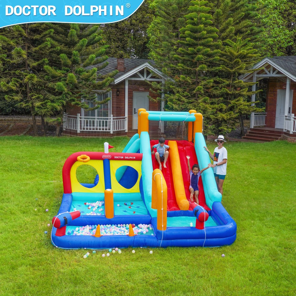 Doctor Dolphin Castillo inflable Castillo de juguete travieso Parque de atracciones Cama de buceo de agua al aire libre Tobogán Chorro de agua Castillo doméstico